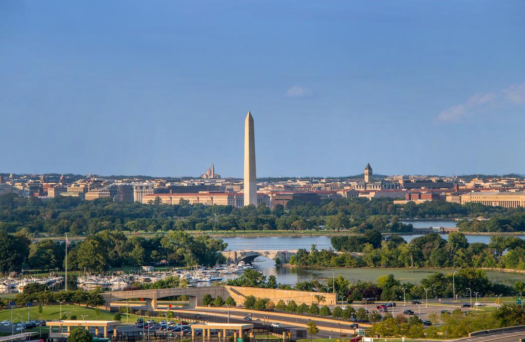 Residence Inn Arlington Pentagon City Экстерьер фото
