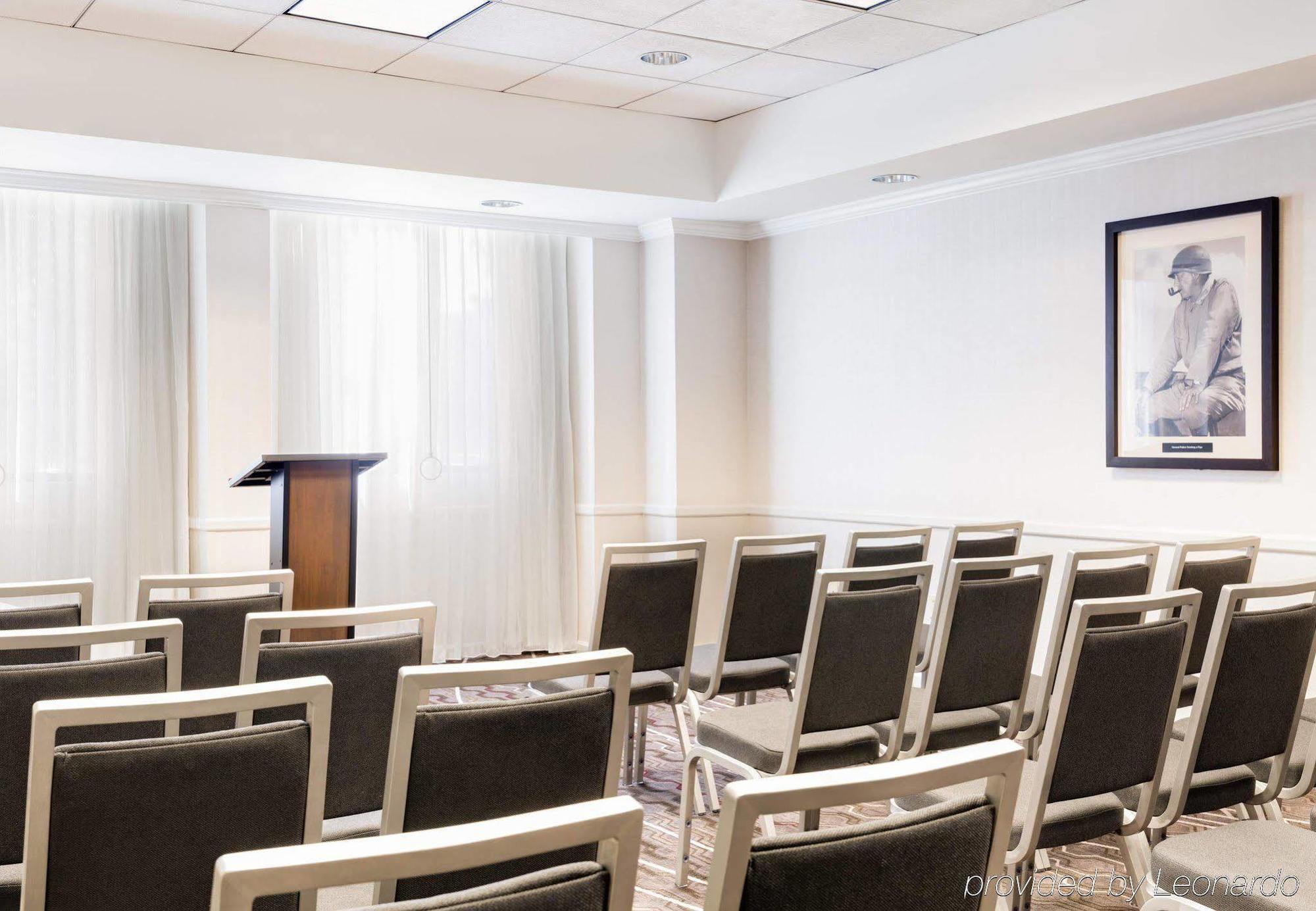 Residence Inn Arlington Pentagon City Экстерьер фото