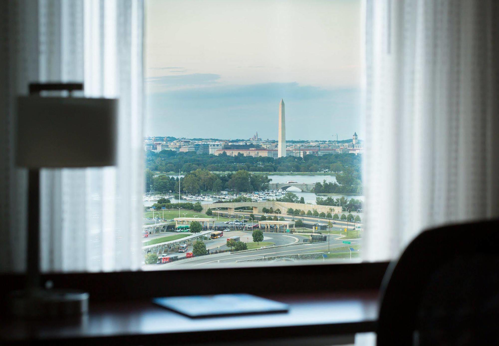 Residence Inn Arlington Pentagon City Экстерьер фото